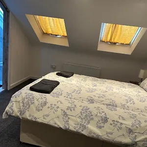Luton Near Airport Private & Shared Bathroom Option Luton (Bedfordshire)