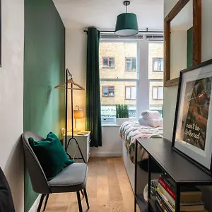 1br Stylish Flat By Hostarahomes, Near Liverpool Street, Prime Location, Sleeps Up To 4 London