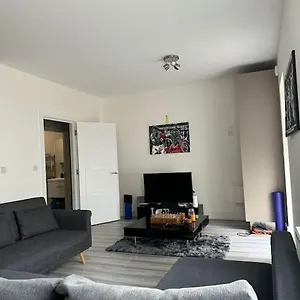 Modern Studio In The Heart Of Woolwich - 35 Minuets To Central London